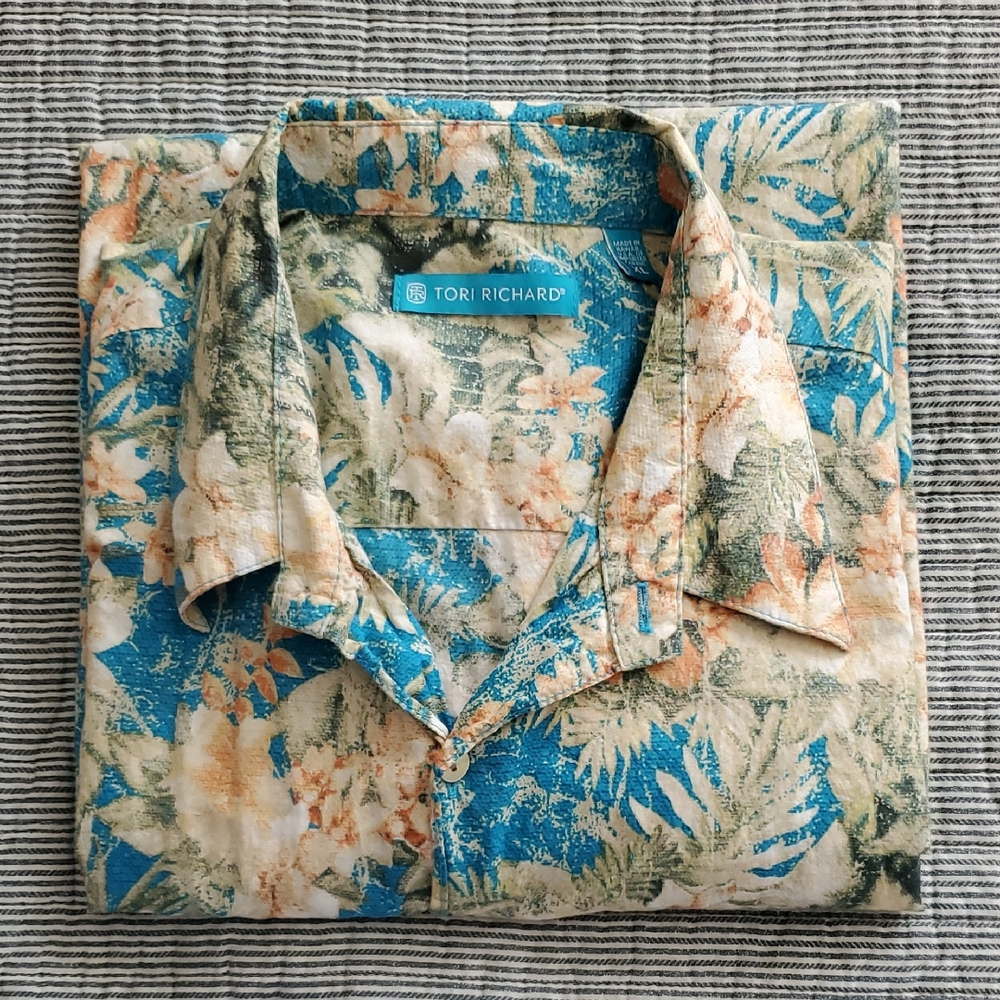 Tori Richard Men’s Blue Floral Short-Sleeve Shirt